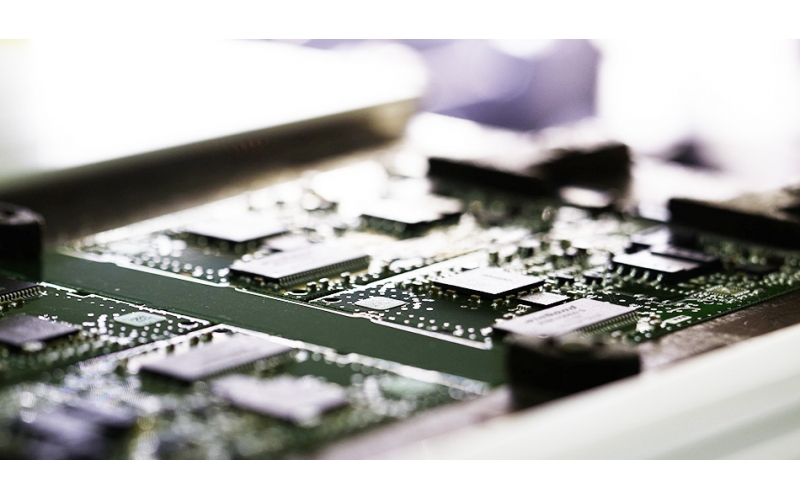 如何使用AI優化PCBA加工中的數據分析